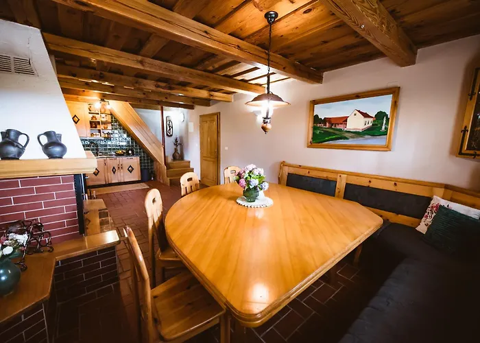 Pocitniska Hisa Car 度假居 *